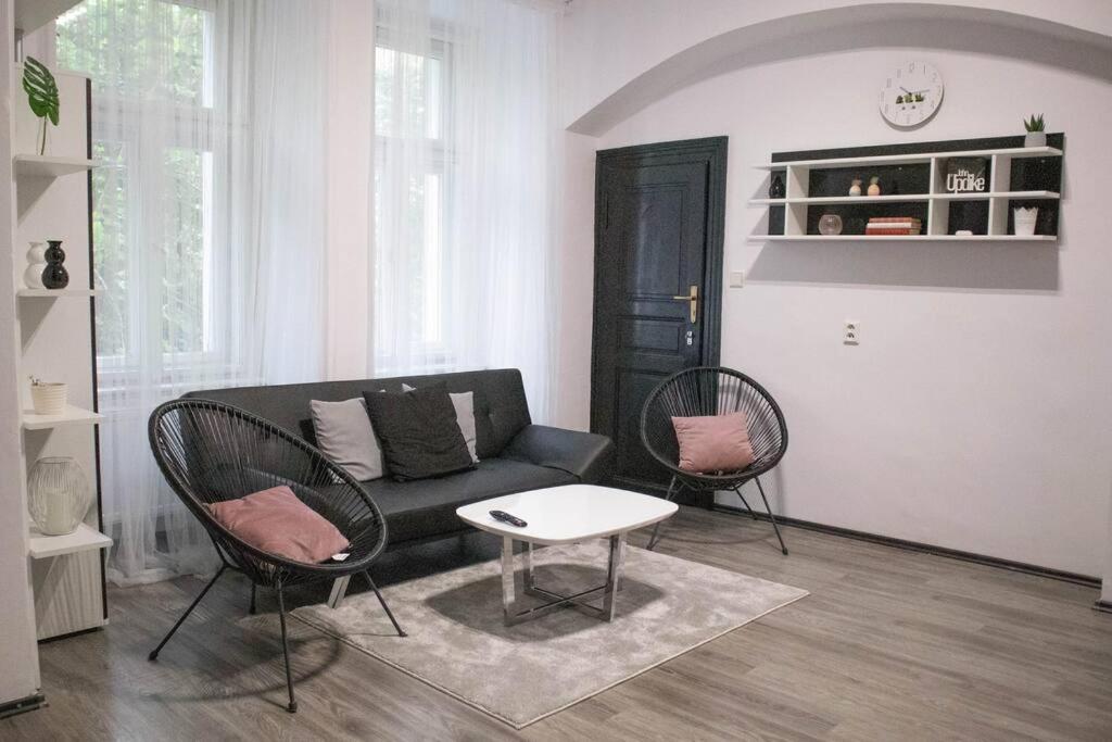 Modern Apartment In The Center Of Prága Kültér fotó